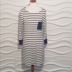 3/$18🌹🌹T-ShirtDress Sz L 95%rayon 5%spandex